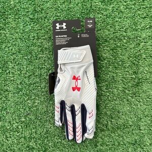 Under Armour F9 Nitro Youth Football Gloves – Grip Boost Receiver Gloves – Grey
